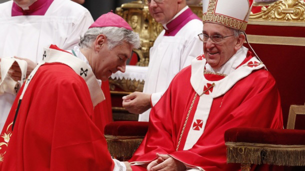 Pope modifies Pallium Investiture ceremony