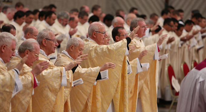 Priests_concelebrate_Mass_with_Pope_Francis_for_the_Feast_of_the_Epiphany_in_St_Peters_Basilica_on_Jan_6_2015_Credit_Daniel_Ib__ez_CNA_CNA_1_6_15