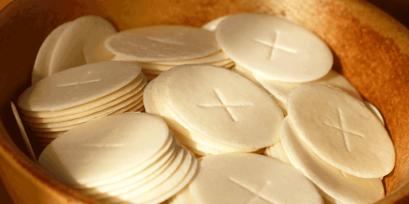 10 Things to Remember When Receiving Communion