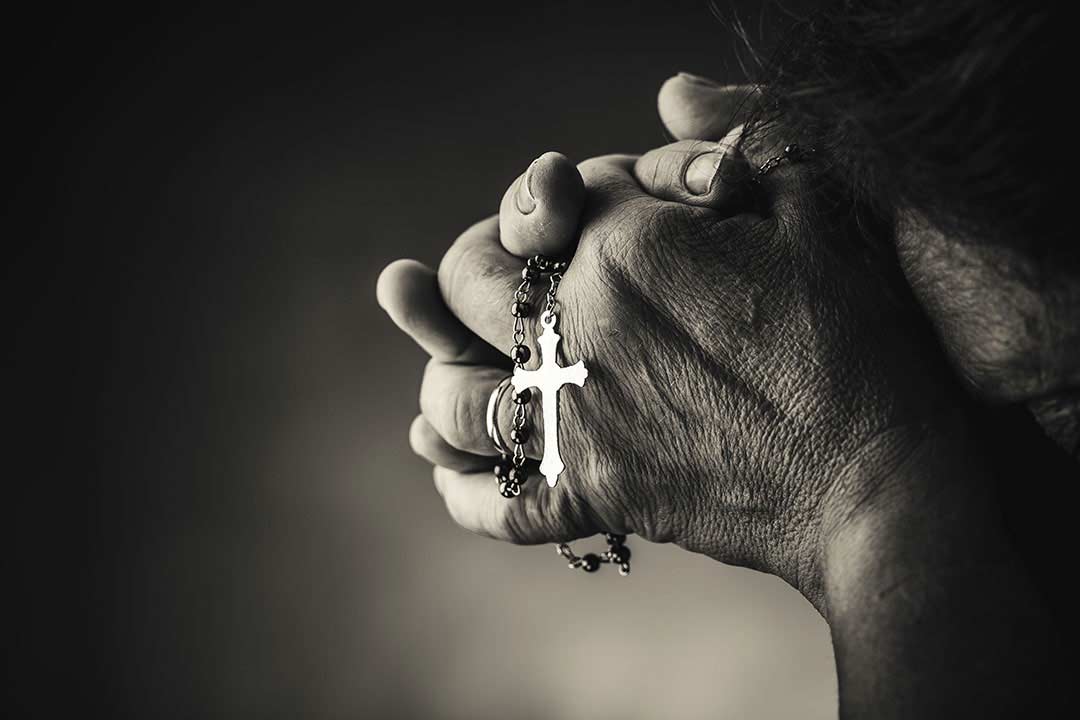 Featured image for “4 Prayer Habits to Keep Your Faith Alive”