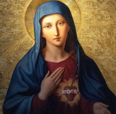 5 Ways to Journey into the Heart of Mary