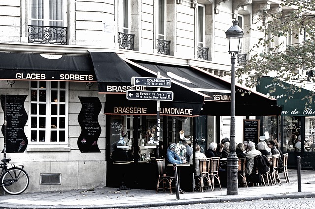 5 Delicious (and Cheap!) Things to Eat in Paris