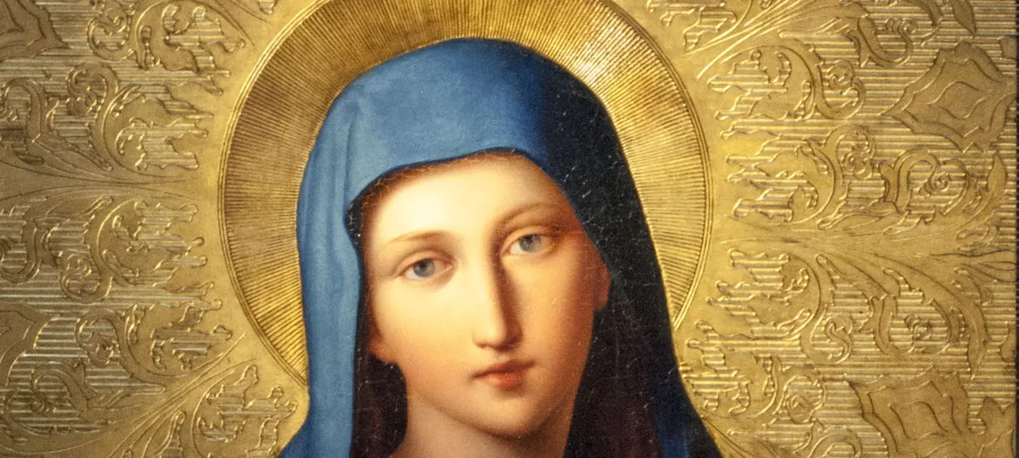 5 Ways to Journey into the Heart of Mary